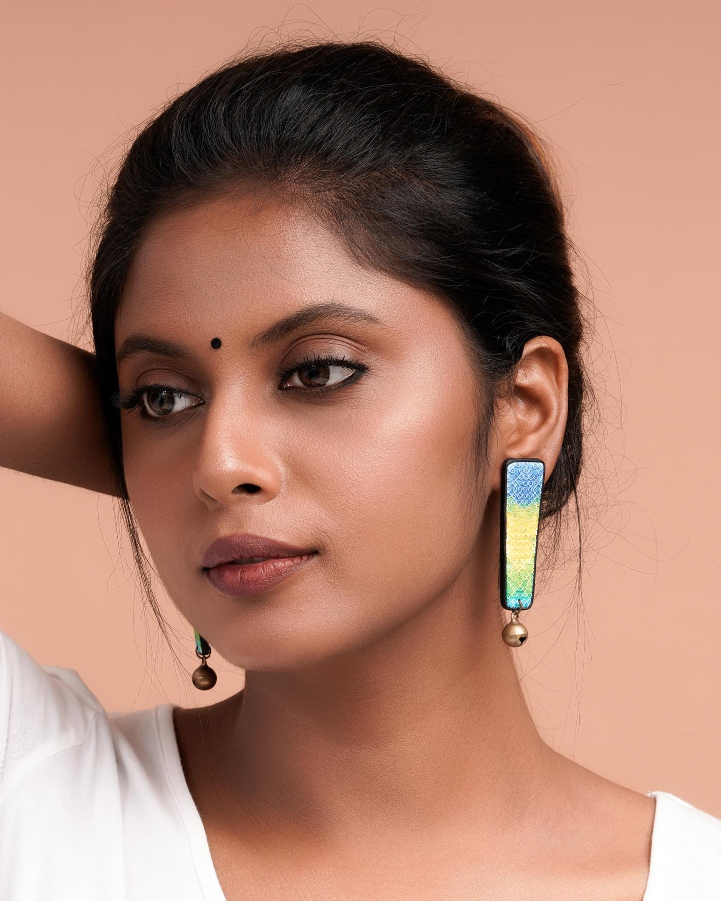 EZHIL "Sikku Kolam" multicolour stud