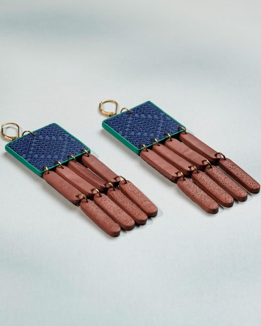 KARMUGHIL Chandelier "Kolam" earrings