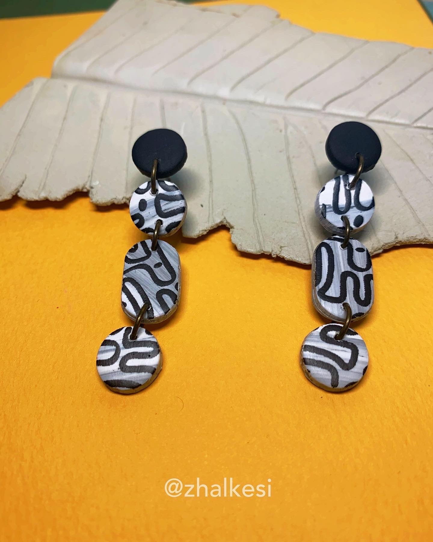 CHAROLETTE drop earrings